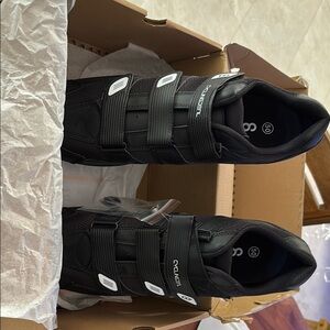 NIB Men’s Cycling Shoes with Velcro Straps